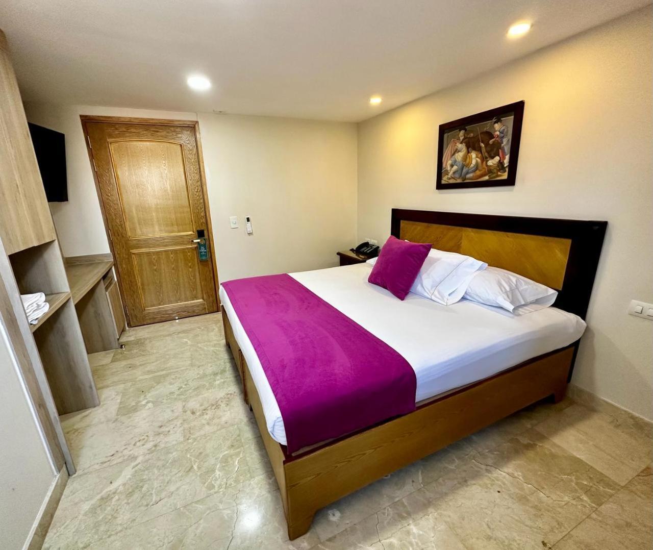 Hotel San Pedro Del Fuerte Medellin Bagian luar foto