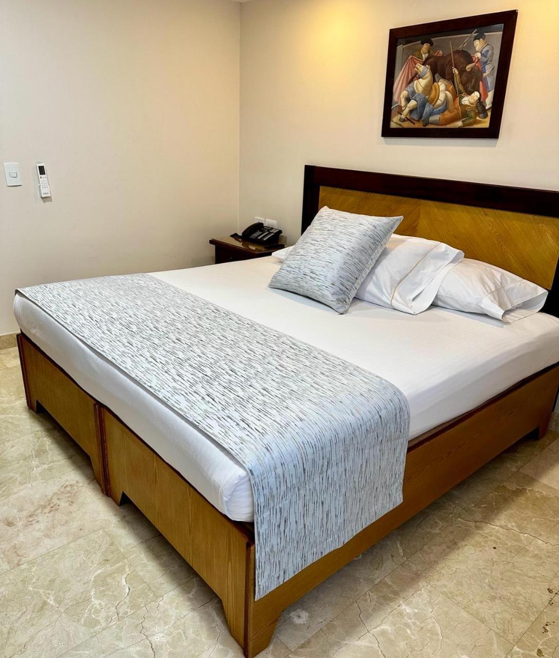 Hotel San Pedro Del Fuerte Medellin Bagian luar foto
