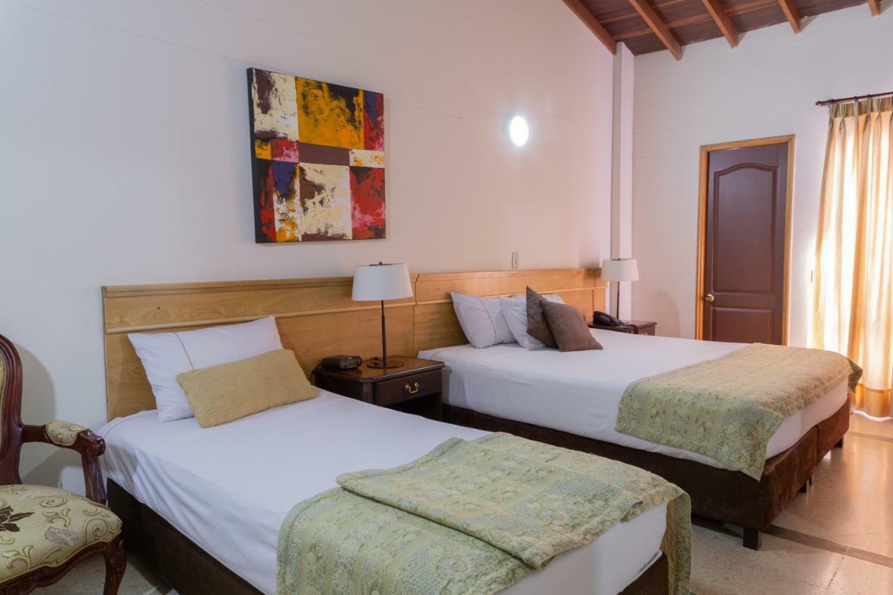 Hotel San Pedro Del Fuerte Medellin Bagian luar foto